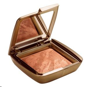 Hourglass bronzer. In package